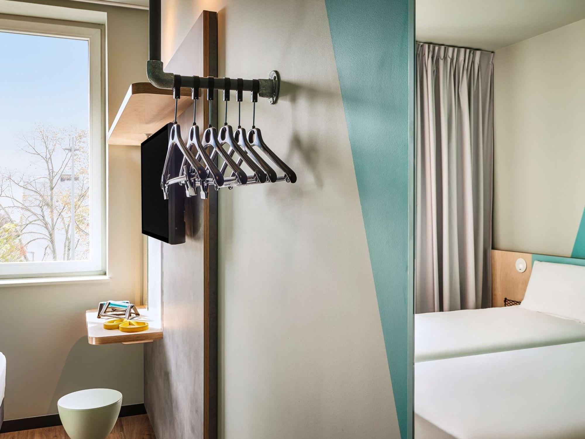 Hotel Ibis Budget Nantes Ouest Atlantis Couëron Exteriör bild