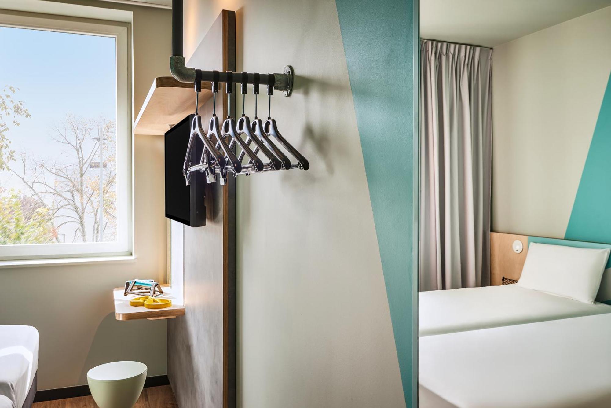 Hotel Ibis Budget Nantes Ouest Atlantis Couëron Exteriör bild