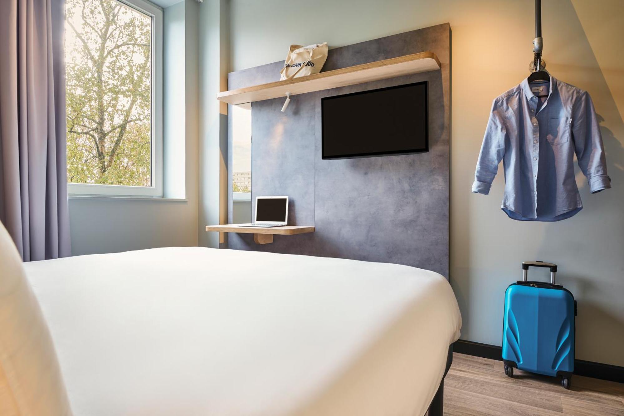 Hotel Ibis Budget Nantes Ouest Atlantis Couëron Exteriör bild