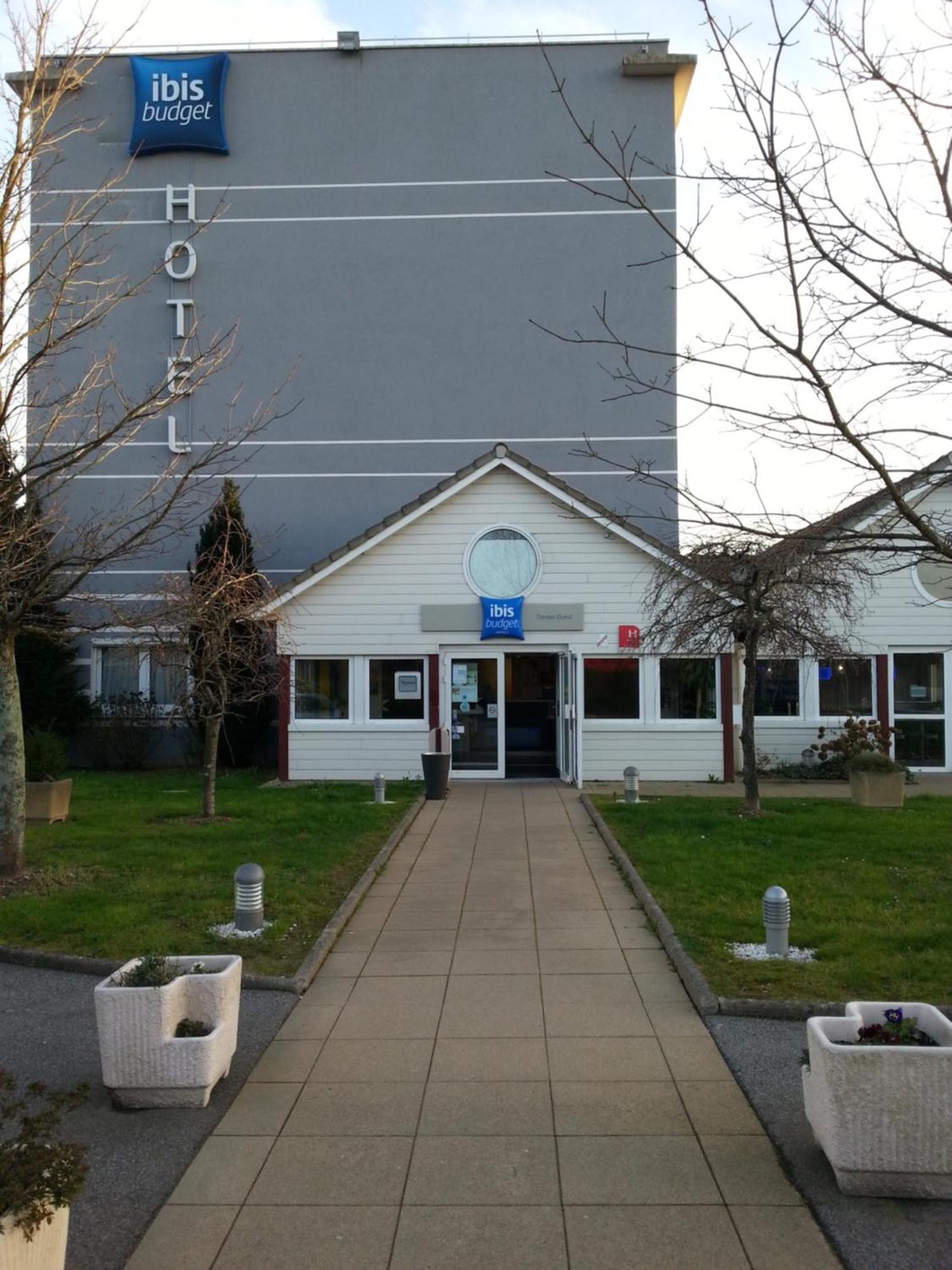 Hotel Ibis Budget Nantes Ouest Atlantis Couëron Exteriör bild