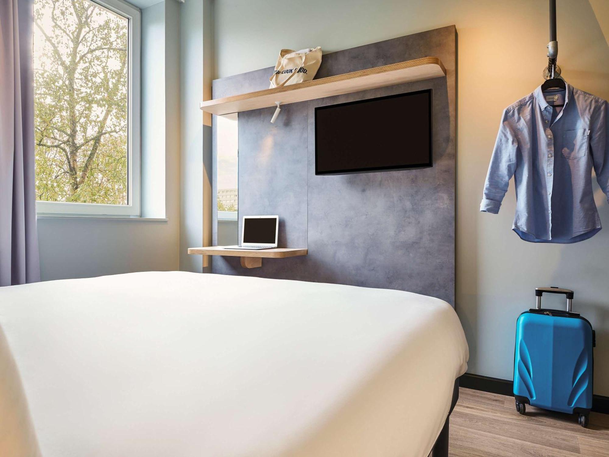 Hotel Ibis Budget Nantes Ouest Atlantis Couëron Exteriör bild